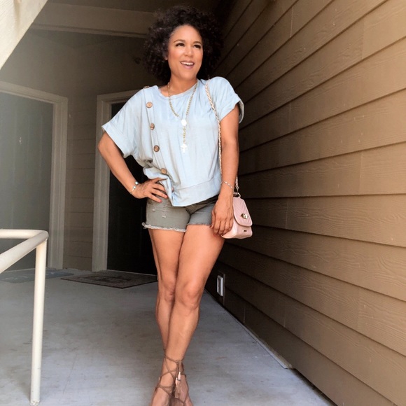 Sage green short sleeve button detail tunic top. - Picture 4 of 8